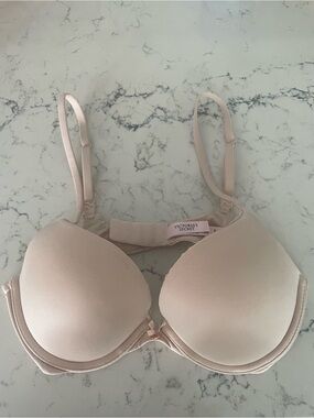 New without tags - Victoria's Secret Push Up - 34C
